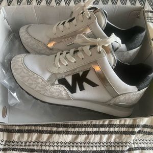 Brand New Michael Kors Maddy Trainer